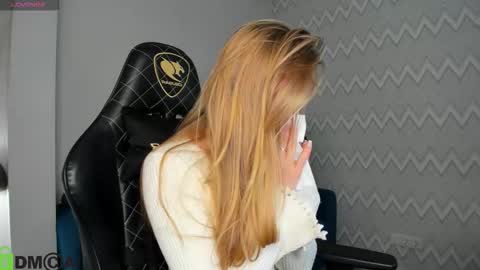 Snapshot of barbie_lis chatting on October 20, 12:44 am LisGTM2 Mon-Thu Sat 0100am-0700am online show from October 20, 12:44 am