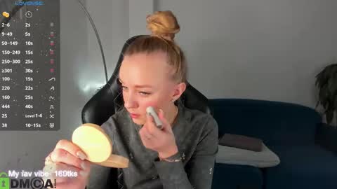 Snapshot of barbie_lis chatting on November 9, 12:31 am LisGTM2 Mon-Thu Sat 0100am-0700am online show from November 9, 12:31 am