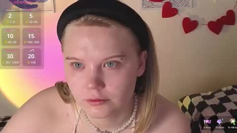 Snapshot of barbie_staze chatting on May 1, 3:00 am Barbie Staze online show from May 1, 3:00 am