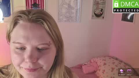 Snapshot of barbie_staze chatting on May 14, 7:15 am Barbie Staze online show from May 14, 7:15 am
