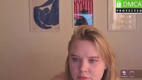 Snapshot of barbie_staze chatting on May 20, 2:18 am Barbie Staze online show from May 20, 2:18 am