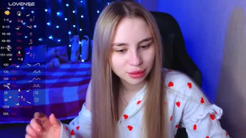 Snapshot of barbieee_doll chatting on December 3, 12:27 pm Eva online show from December 3, 12:27 pm