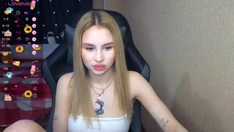 Snapshot of barbieee_doll chatting on February 21, 6:59 pm Eva online show from February 21, 6:59 pm