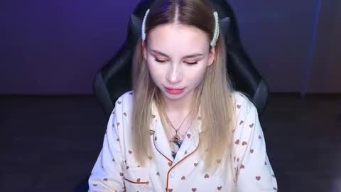 Snapshot of barbieee_doll chatting on March 1, 10:21 pm Eva online show from March 1, 10:21 pm