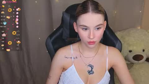 Snapshot of barbieee_doll chatting on September 9, 5:34 pm Eva online show from September 9, 5:34 pm