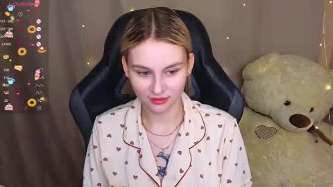 Snapshot of barbieee_doll chatting on September 18, 4:47 am Eva online show from September 18, 4:47 am