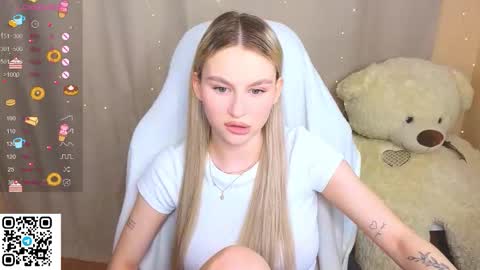 Snapshot of barbieee_doll chatting on October 12, 10:31 pm Eva online show from October 12, 10:31 pm