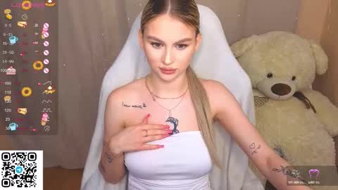 Snapshot of barbieee_doll chatting on October 16, 11:17 pm Eva online show from October 16, 11:17 pm