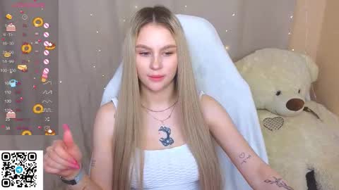 Snapshot of barbieee_doll chatting on October 19, 12:17 pm Eva online show from October 19, 12:17 pm