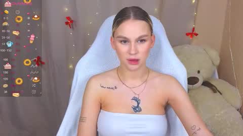 Snapshot of barbieee_doll chatting on November 16, 12:27 am Eva online show from November 16, 12:27 am