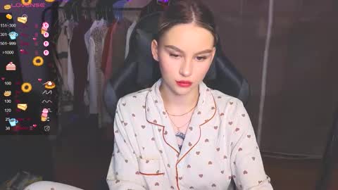 Snapshot of barbieee_doll chatting on November 26, 3:13 pm Eva online show from November 26, 3:13 pm