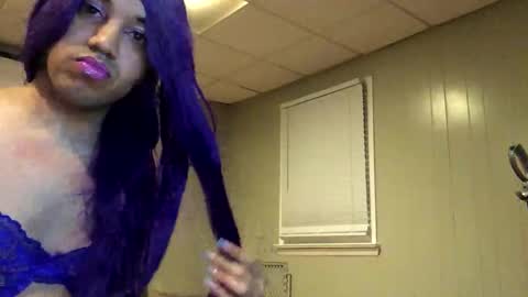 Snapshot of barbiegutzfan3 chatting on September 21, 2:13 am Tsbaby301 online show from September 21, 2:13 am