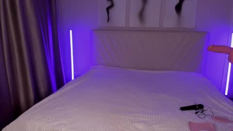 Snapshot of barbielina_ chatting on June 7, 8:12 pm Emma online show from June 7, 8:12 pm