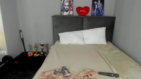 Snapshot of barbiemuscle1 chatting on May 22, 8:53 am Barbie online show from May 22, 8:53 am