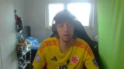 Snapshot of barca200 chatting on June 13, 7:06 am barca200 online show from June 13, 7:06 am