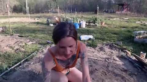 BareFootMuse online show from April 14, 10:38 pm