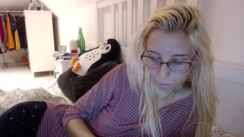 Lena online show from October 6, 11:29 am