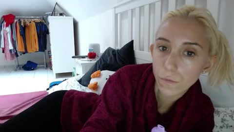 Lena online show from October 18, 12:06 pm