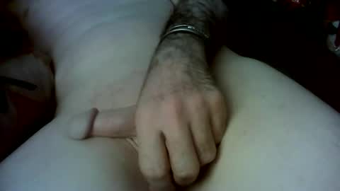 Snapshot of barenaked07 chatting on December 13, 5:16 am barenaked07 online show from December 13, 5:16 am