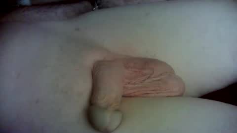 Snapshot of barenaked07 chatting on December 19, 1:18 am barenaked07 online show from December 19, 1:18 am