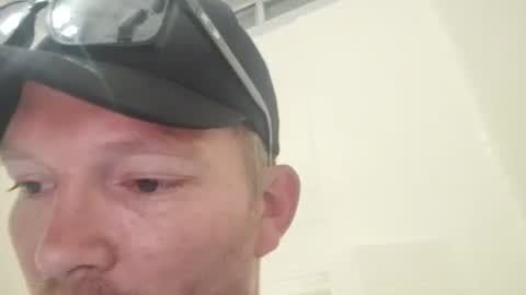 Snapshot of barniemay chatting on October 18, 8:59 am barniemay online show from October 18, 8:59 am