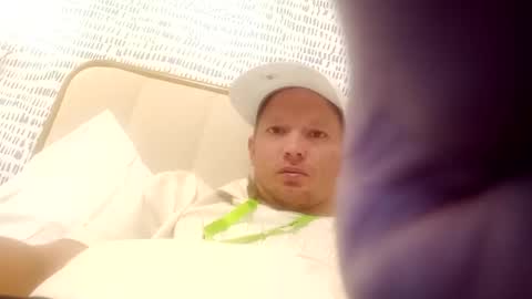 Snapshot of barniemay1 chatting on January 8, 8:06 am barniemay1 online show from January 8, 8:06 am