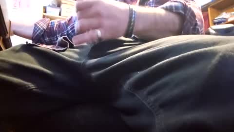 Snapshot of bartender3127 chatting on December 6, 6:39 pm bartender3127 online show from December 6, 6:39 pm