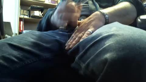 Snapshot of bartender3127 chatting on March 12, 6:11 pm bartender3127 online show from March 12, 6:11 pm