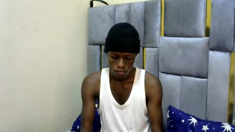 bashlouis1 online show from August 4, 7:33 am