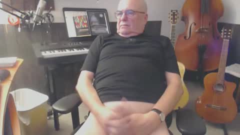 Snapshot of bassman0611 chatting on January 12, 1:05 pm Bassman online show from January 12, 1:05 pm