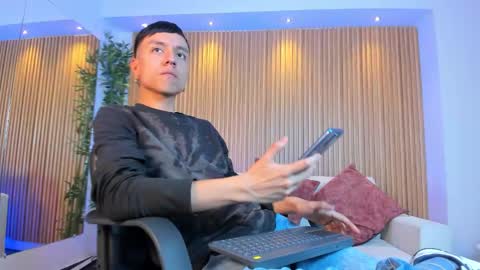 Basthiian online show from December 2, 8:04 pm