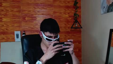 Snapshot of bastiaan_28 chatting on February 12, 6:19 am Bastian online show from February 12, 6:19 am