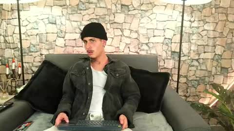 Snapshot of bastiaan_28 chatting on October 24, 5:26 am Bastian online show from October 24, 5:26 am