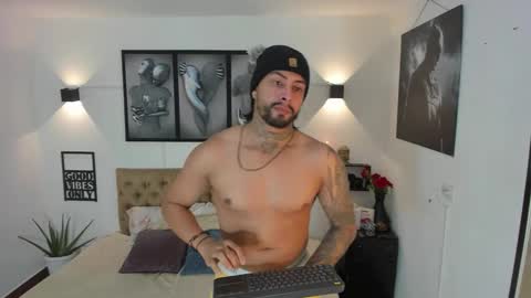 bastian_jones1 online show from October 19, 9:04 pm