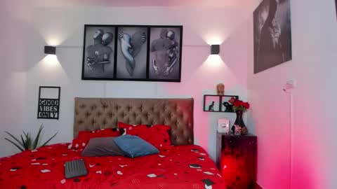 Snapshot of bastian_jones1 chatting on October 31, 1:17 am bastian_jones1 online show from October 31, 1:17 am