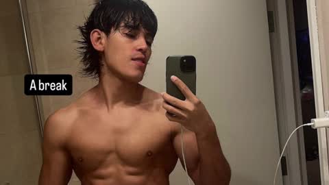 Snapshot of bastianmaalouf chatting on January 19, 6:32 pm Bastian Maalouf online show from January 19, 6:32 pm