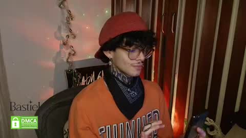 Snapshot of bastiel_ chatting on September 13, 3:50 am Bastiel online show from September 13, 3:50 am