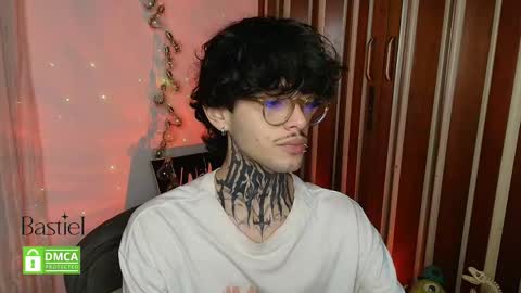 Snapshot of bastiel_ chatting on September 26, 1:20 am Bastiel online show from September 26, 1:20 am