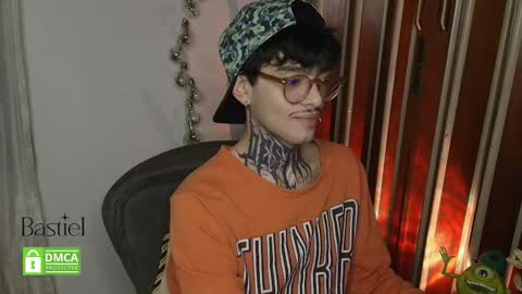 Snapshot of bastiel_ chatting on October 24, 2:19 am Bastiel online show from October 24, 2:19 am