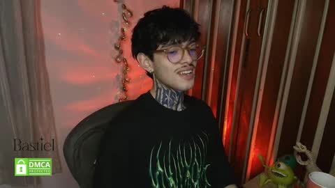 Snapshot of bastiel_ chatting on November 6, 2:45 am Bastiel online show from November 6, 2:45 am