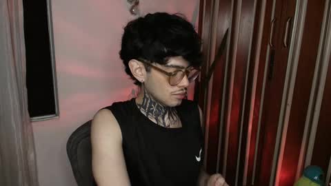 Snapshot of bastiel_ chatting on December 13, 11:10 pm Bastiel online show from December 13, 11:10 pm