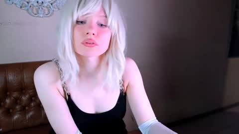 Ask me  online show from April 7, 10:53 pm