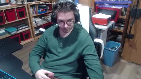 Snapshot of baterricky chatting on November 30, 4:11 pm Ricky online show from November 30, 4:11 pm