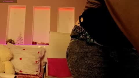 battymoll online show from February 6, 3:59 pm