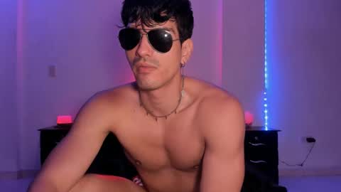 Valentino online show from January 14, 1:15 am