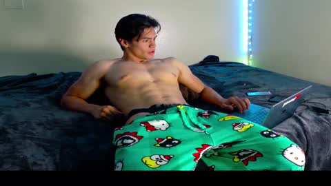 Snapshot of bbrn_88 chatting on December 5, 5:38 am unknown online show from December 5, 5:38 am