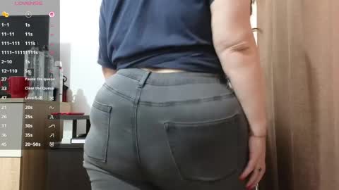 Snapshot of bbw_milf_4u chatting on May 10, 8:52 am Emma online show from May 10, 8:52 am