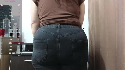 Snapshot of bbw_milf_4u chatting on May 13, 6:44 am Emma online show from May 13, 6:44 am
