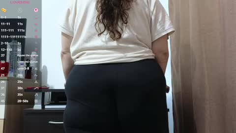Snapshot of bbw_milf_4u chatting on May 16, 9:28 am Emma online show from May 16, 9:28 am