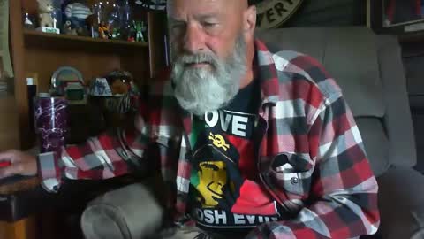 Snapshot of bbwlvr16 chatting on October 1, 9:32 pm bbwlvr16 online show from October 1, 9:32 pm